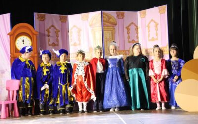 „VII Festiwal Teatrów Dziecięcych Bajkowa Scena” i przedstawienie „Kopciuszek” w wykonaniu dzieci z naszego przedszkola