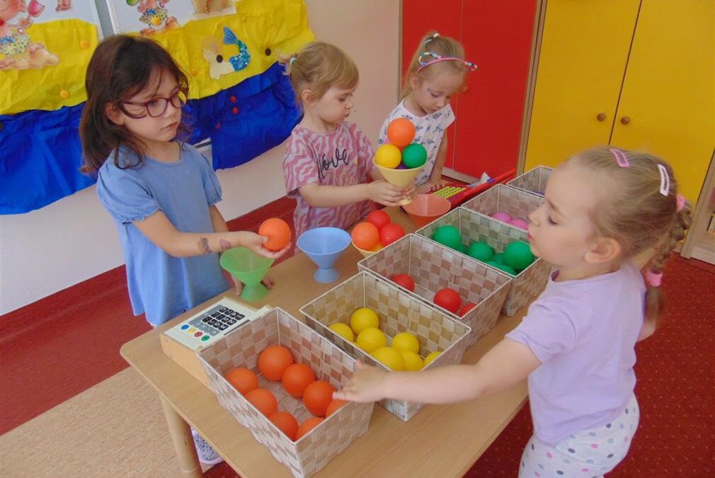 „LATO WOKÓŁ NAS” – ZAJĘCIA W GRUPIE PSZCZÓŁEK