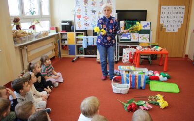 Sweter, czapka – jak to się robi i z czego? – spotkanie edukacyjne w grupie Myszek