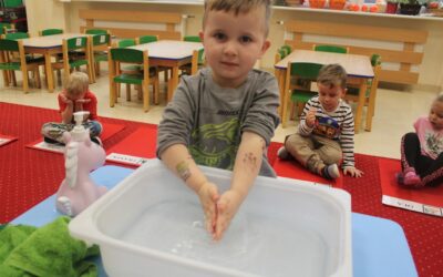 Światowy Dzień Mycia Rąk w naszym przedszkolu – nauka przez zabawę