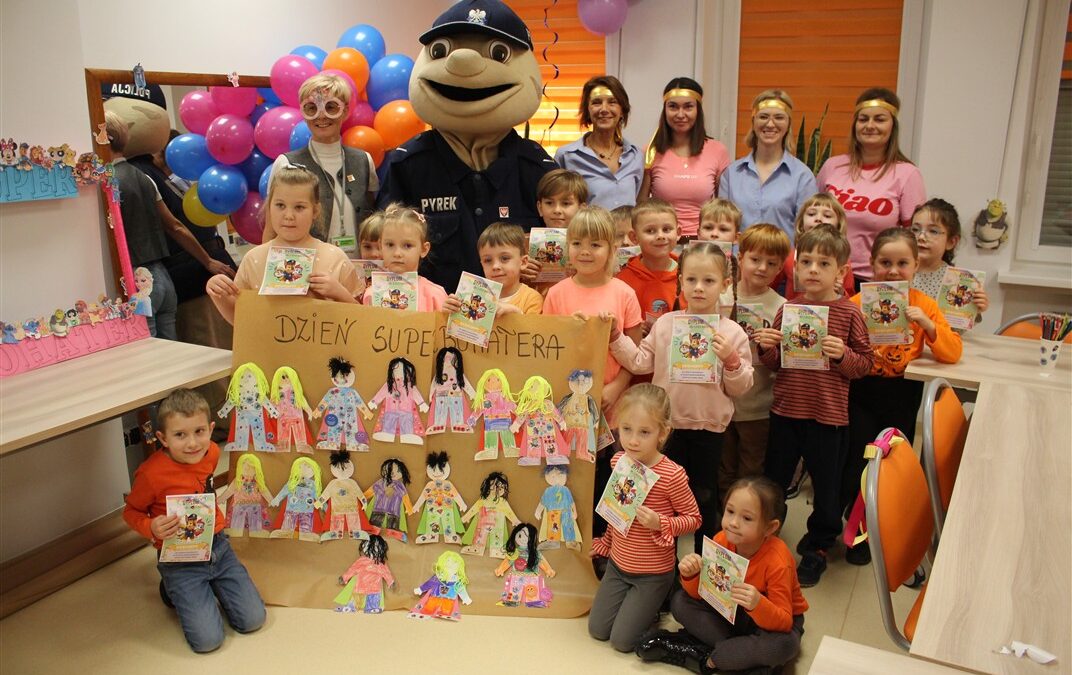 „Przedszkolaki na warsztatach o superbohaterach dobra”