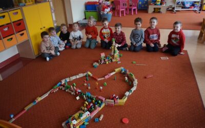 „POZNAJEMY ZAWODY” – zajęcia tygodniowe w grupie Pszczółek