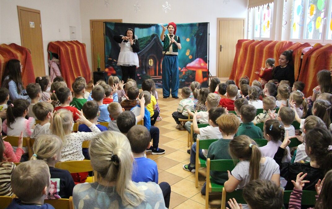 „Co nam w uszach gra” – teatrzyk dla wszystkich grup