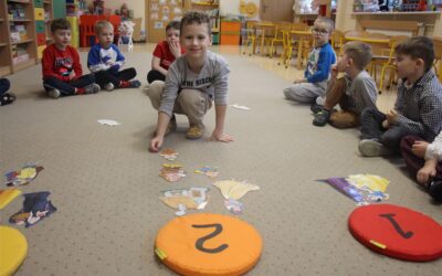 „112 – Numer Alarmowy, każdy przedszkolak wybrać go jest gotowy” – Dzień Numeru Alarmowego w grupie Pszczółek i Motyli