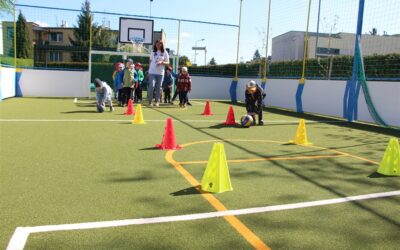 „Zabawy z piłką” – muzyczno-sportowe kółko zainteresowań w grupie Motyli