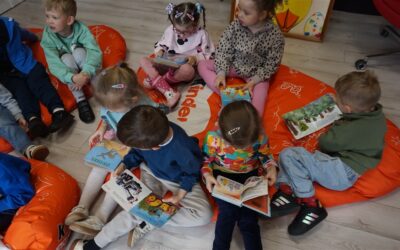 „W ŚWIECIE KSIĄŻEK” – zajęcia tygodniowe w grupie Pszczółek